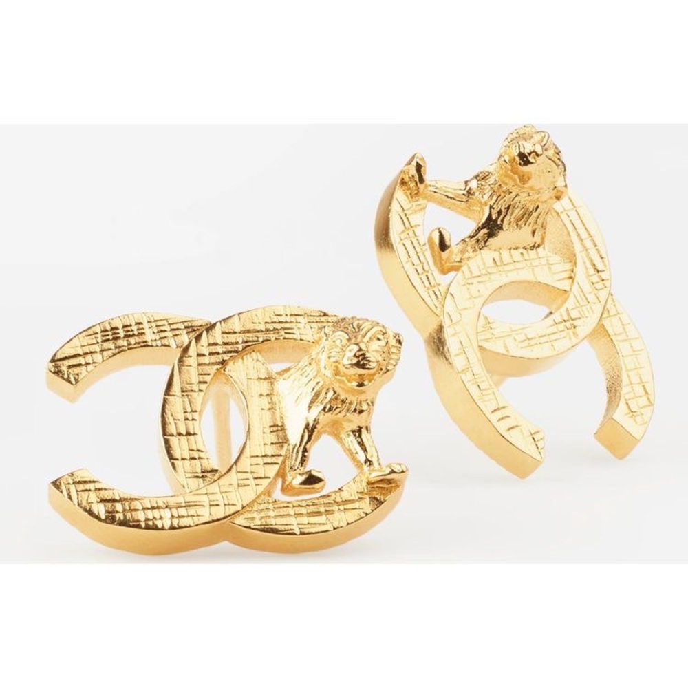 CHANEL Earrings CC Lion Motif 🦁 - Picture 3 of 10